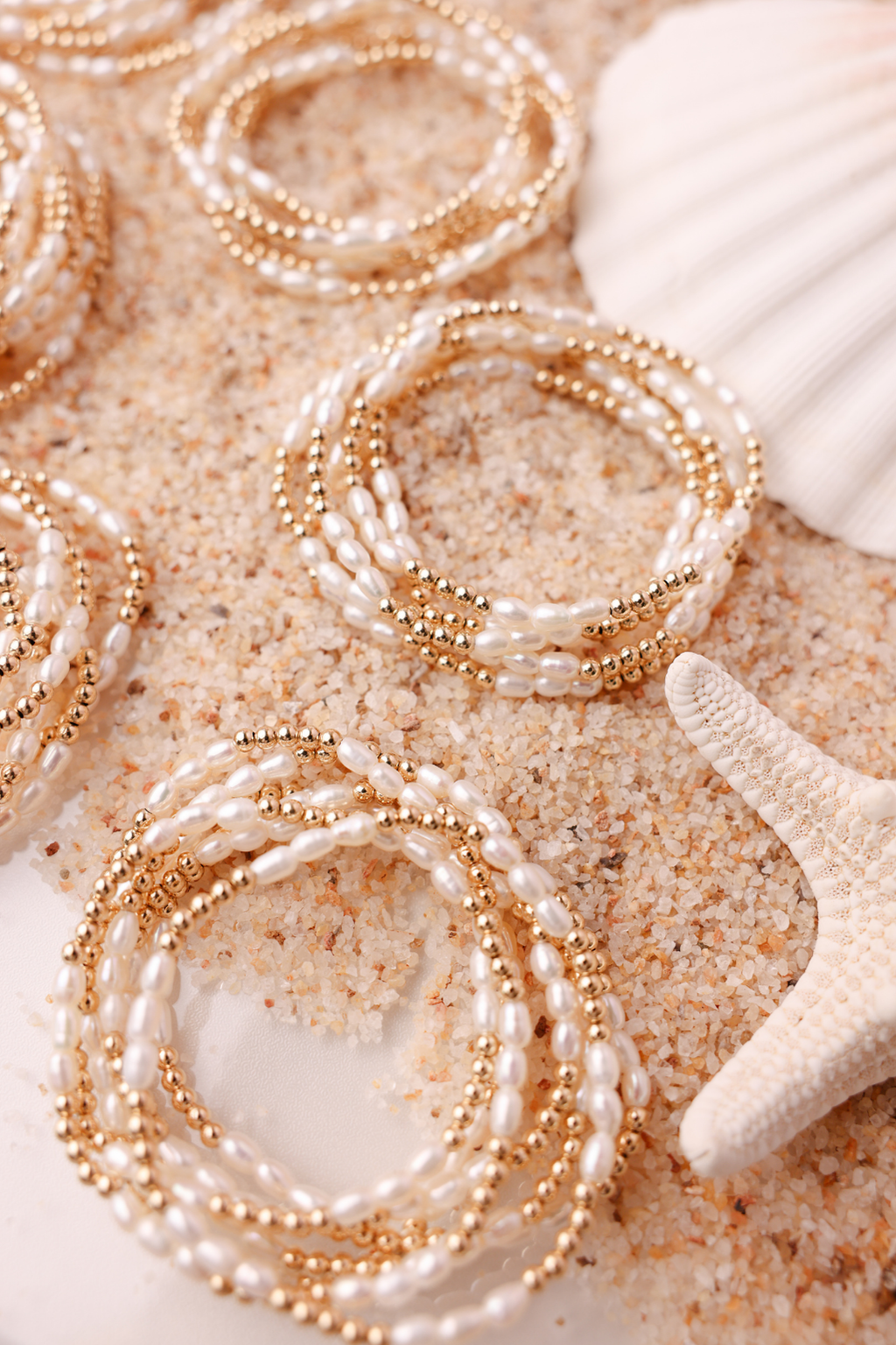 Alli Pearl Bracelet in Gold: Standard 6.75 Inch
