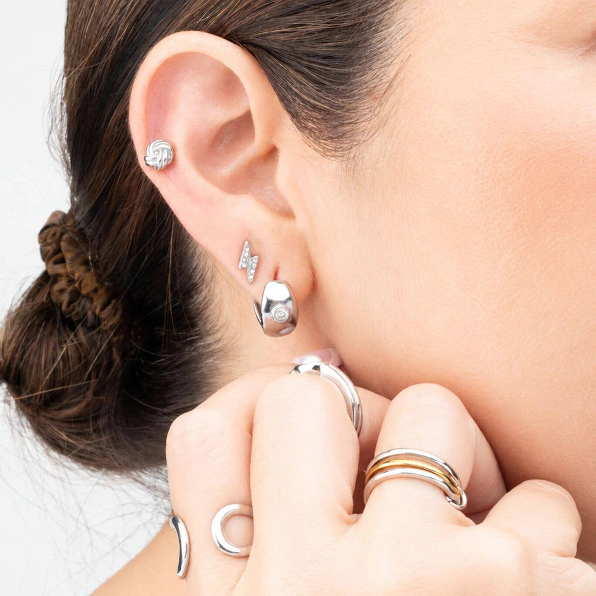Silver Chunky Hoop One Stone Earring - E129